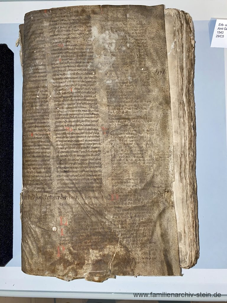 Einband des Erb- und Zinsregisters des Amtes Gerstungen von 1543 im Werratalmuseum Gerstungen.